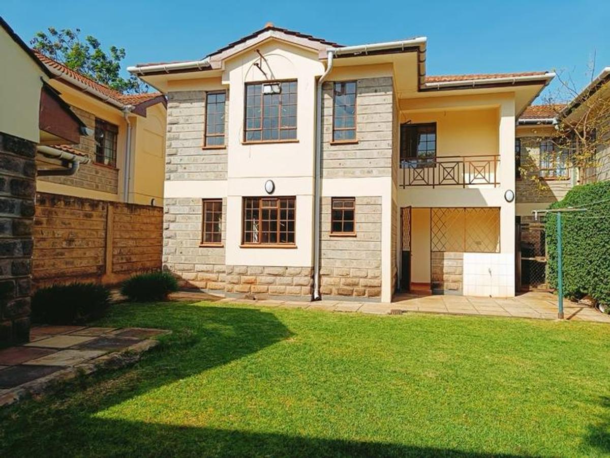 5 Bed Townhouse with En Suite at Lavington - 1