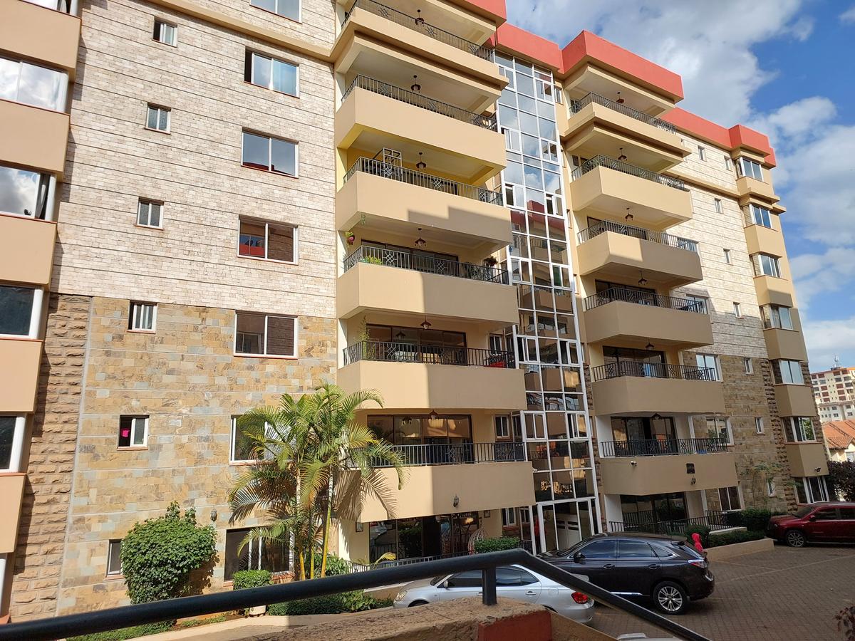 3 Bed Apartment with En Suite at Lavington - 2