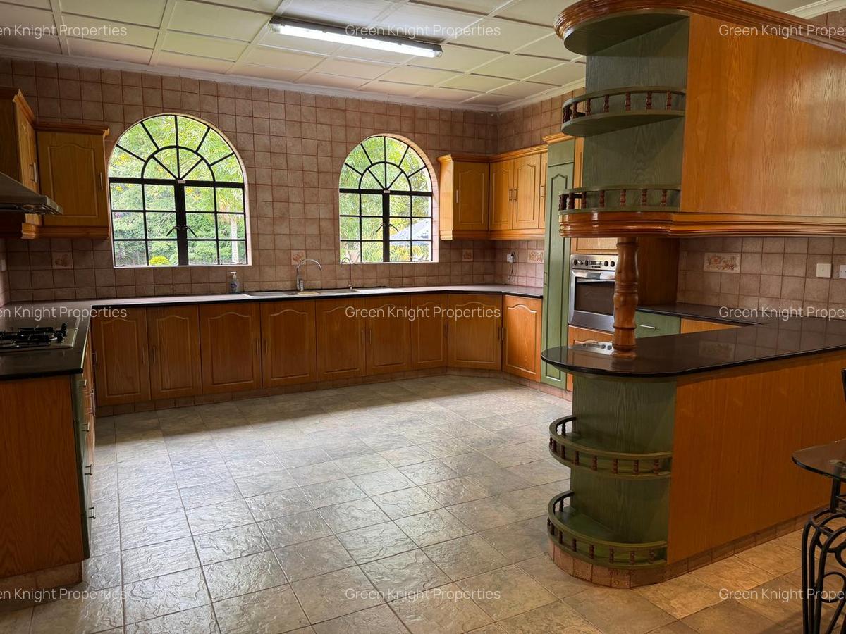 5 Bed House with En Suite in Runda - 7