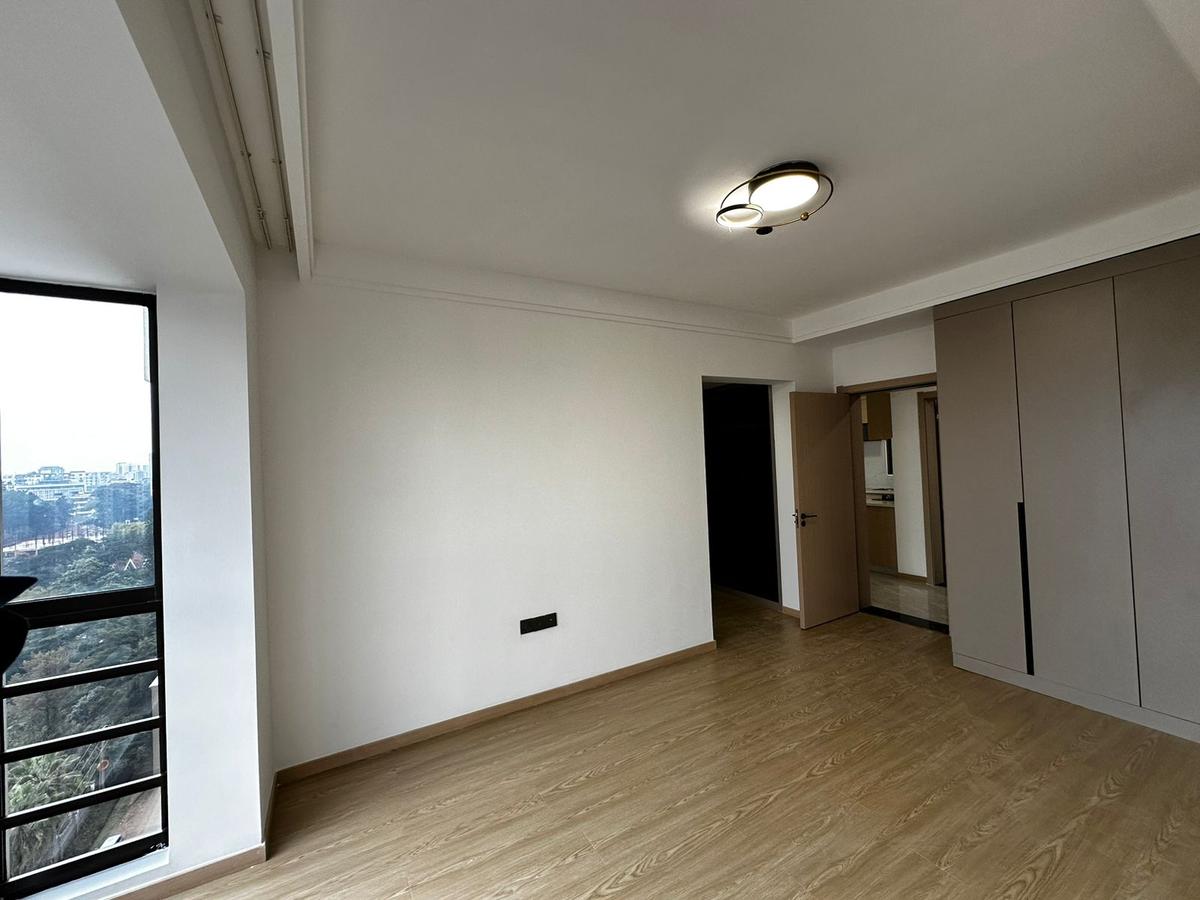 2 Bed Apartment with En Suite at Lavington - 7