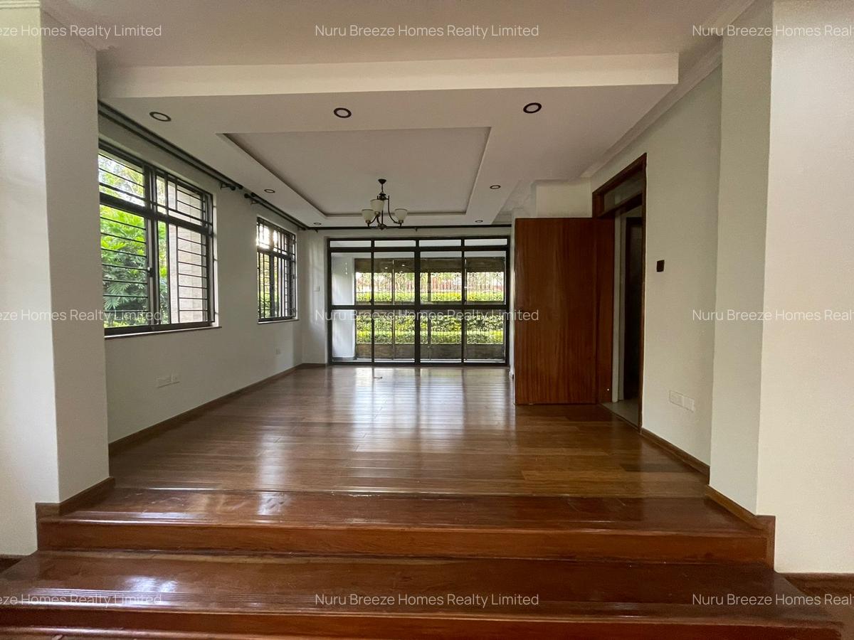 5 Bed Townhouse with En Suite in Lavington - 11
