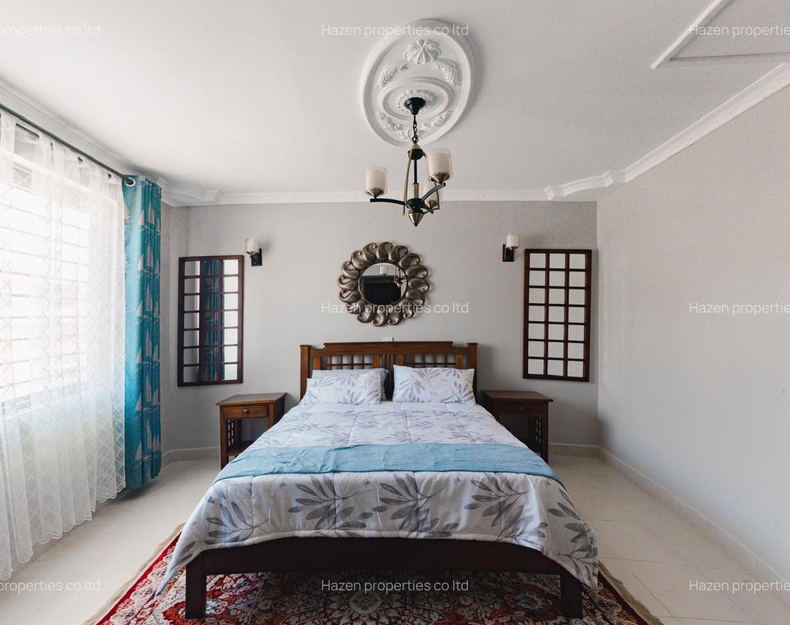 5 Bed Townhouse with En Suite at - 10