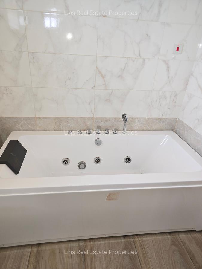 5 Bed House with En Suite in Nyari - 13