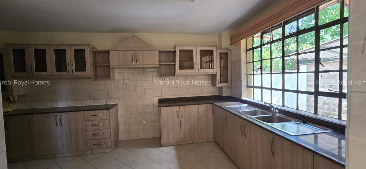 4 Bed Townhouse with En Suite at Lavington Green - 7
