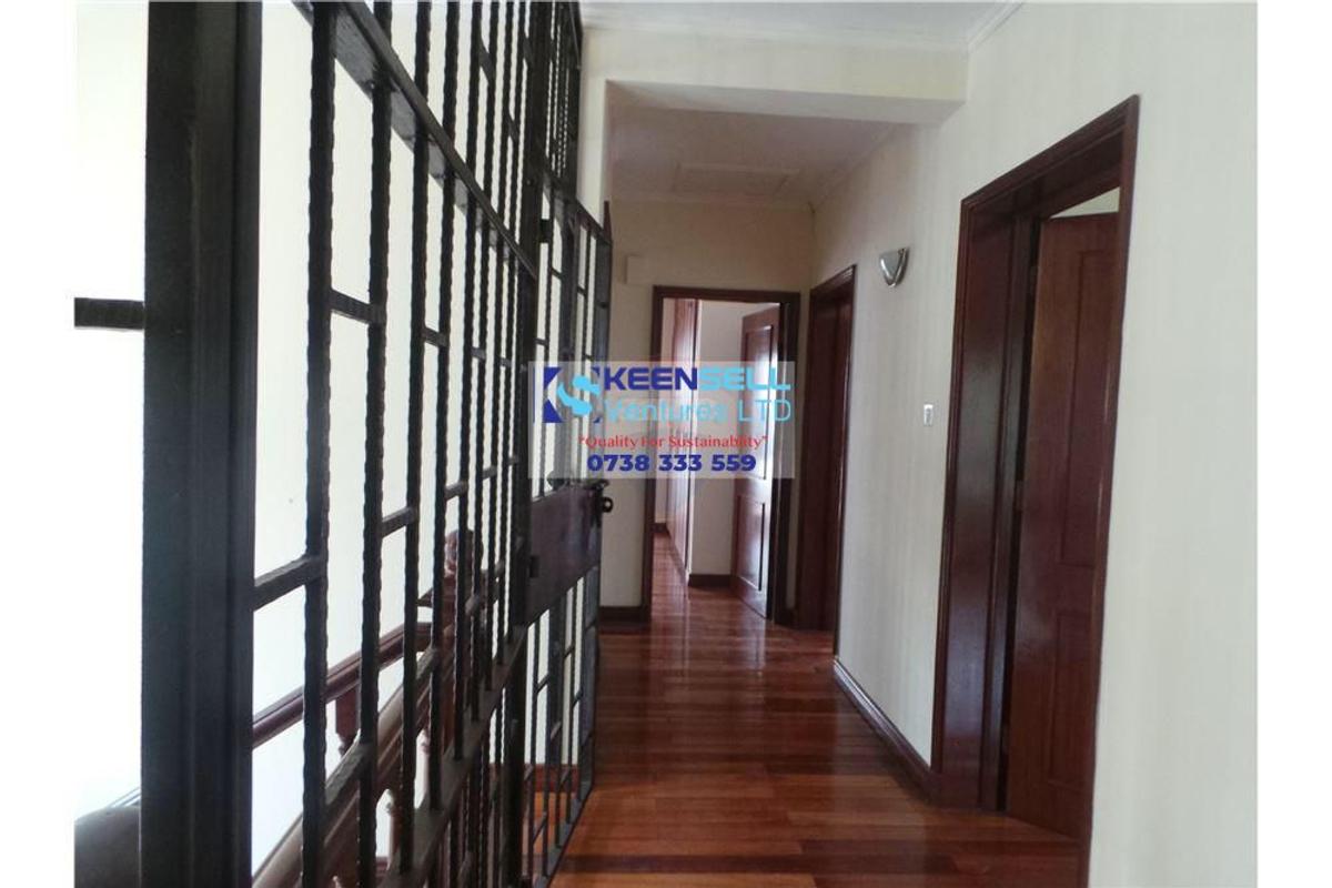 5 Bed Townhouse with En Suite in General Mathenge - 12