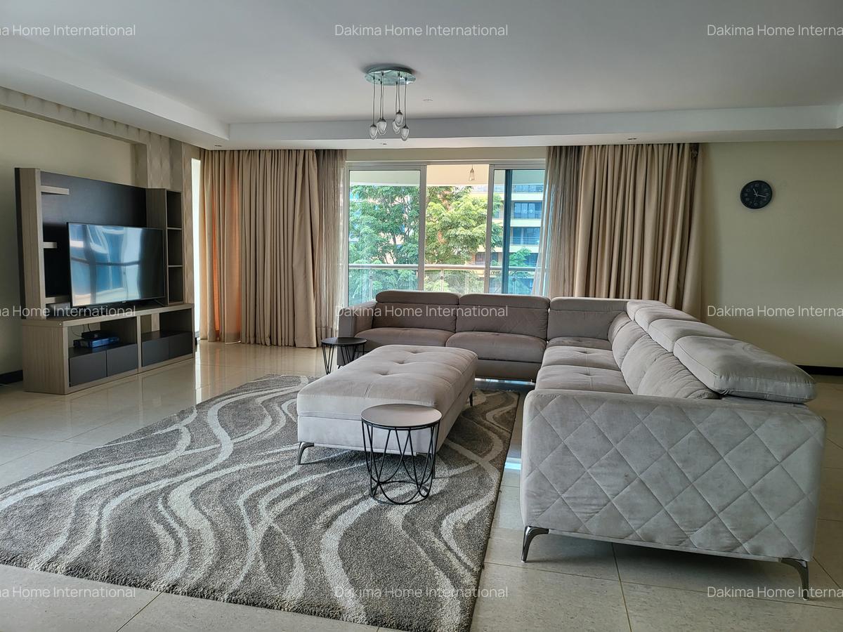 Furnished 3 Bed Apartment with En Suite in Riverside - 4