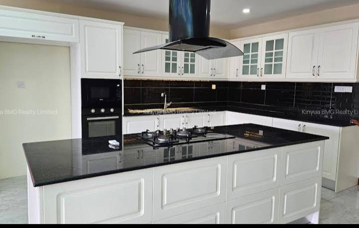 2 Bed Apartment with En Suite in Nyali Area - 2