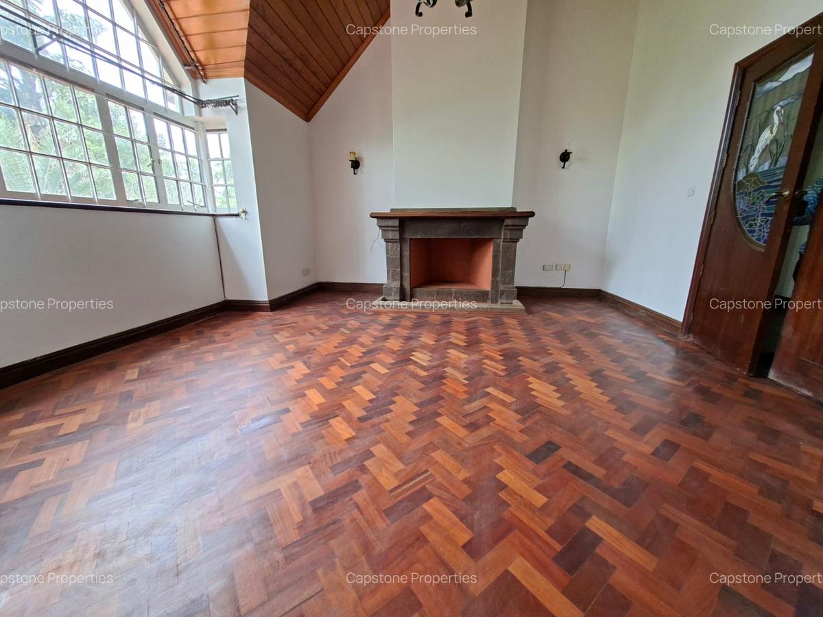 5 Bed House with En Suite in Runda - 12