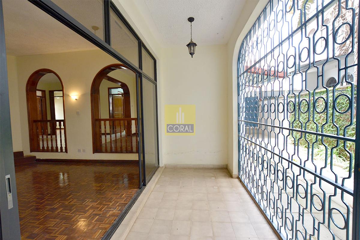 5 Bed Villa in Rhapta Road - 5