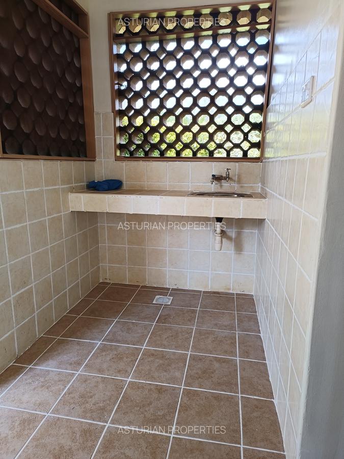 4 Bed Townhouse with En Suite in Kiambu Road - 19