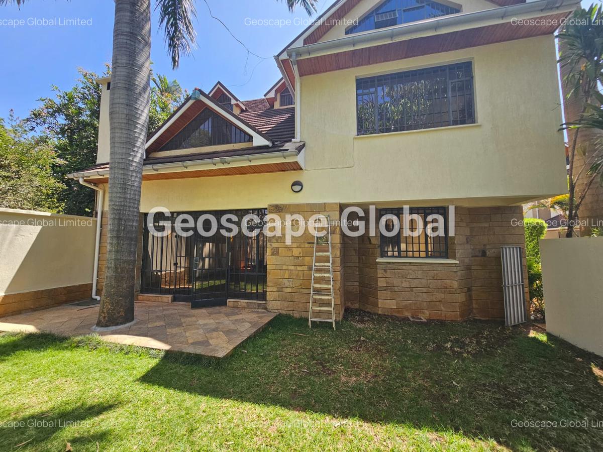 5 Bed Townhouse with En Suite in Lavington - 1