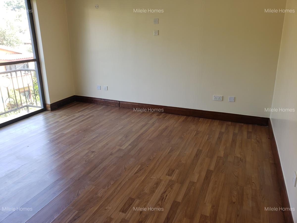 5 Bed Townhouse with En Suite at Grevillea Groove - 15