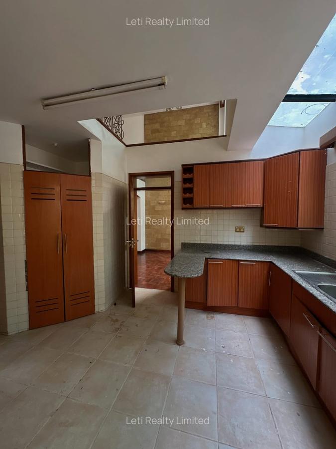 4 Bed Townhouse with En Suite in Kileleshwa - 6