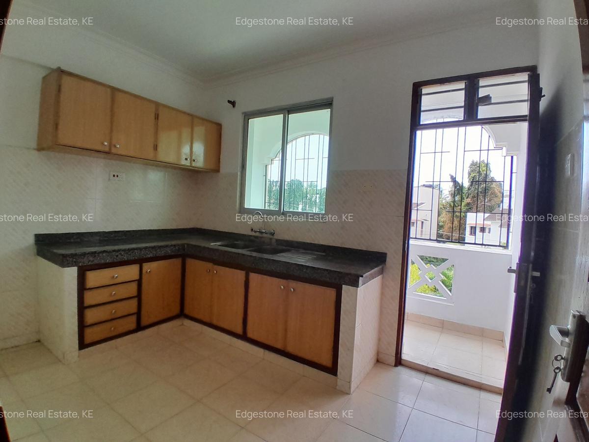3 Bed Apartment with En Suite in Nyali Area - 13