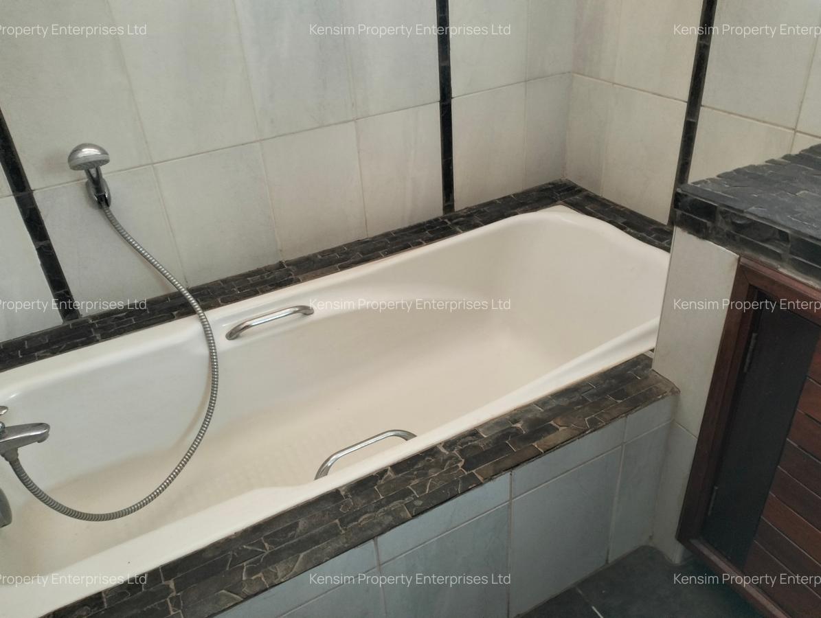 4 Bed Townhouse with En Suite in Spring Valley - 19