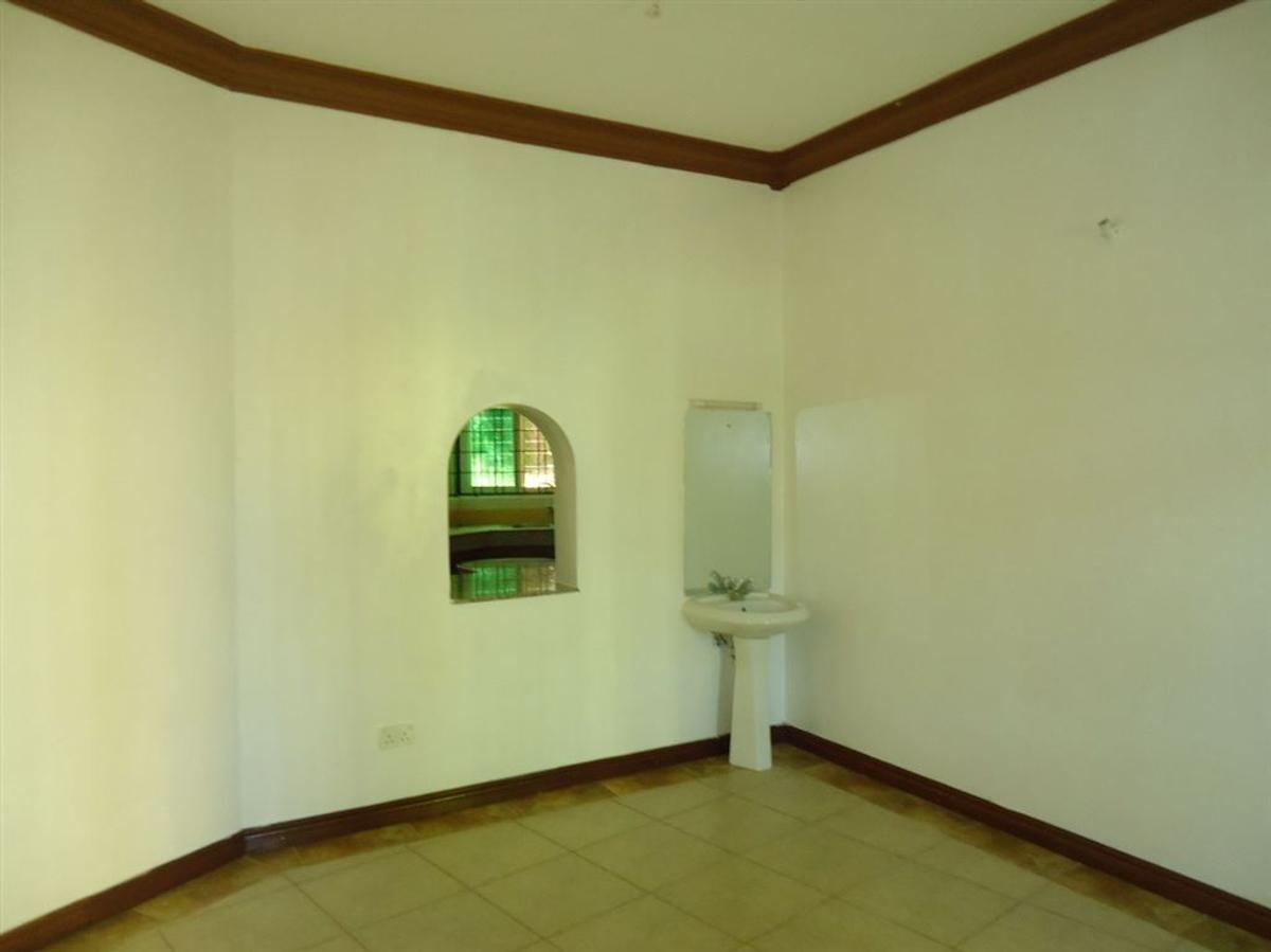 3 Bed Apartment with En Suite in Nyali Area - 3