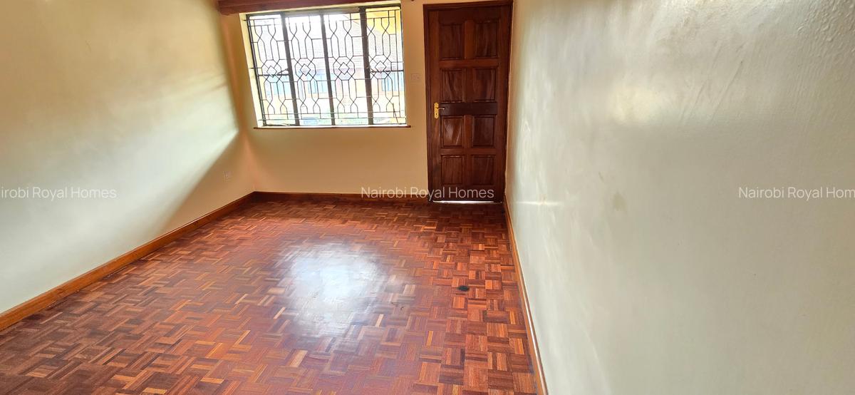 5 Bed Townhouse with En Suite at Lavington Road - 5