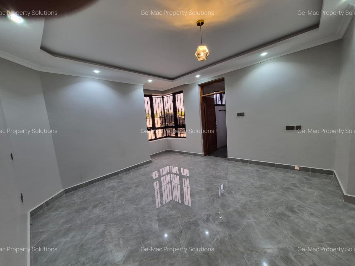 5 Bed House with En Suite in Runda - 9