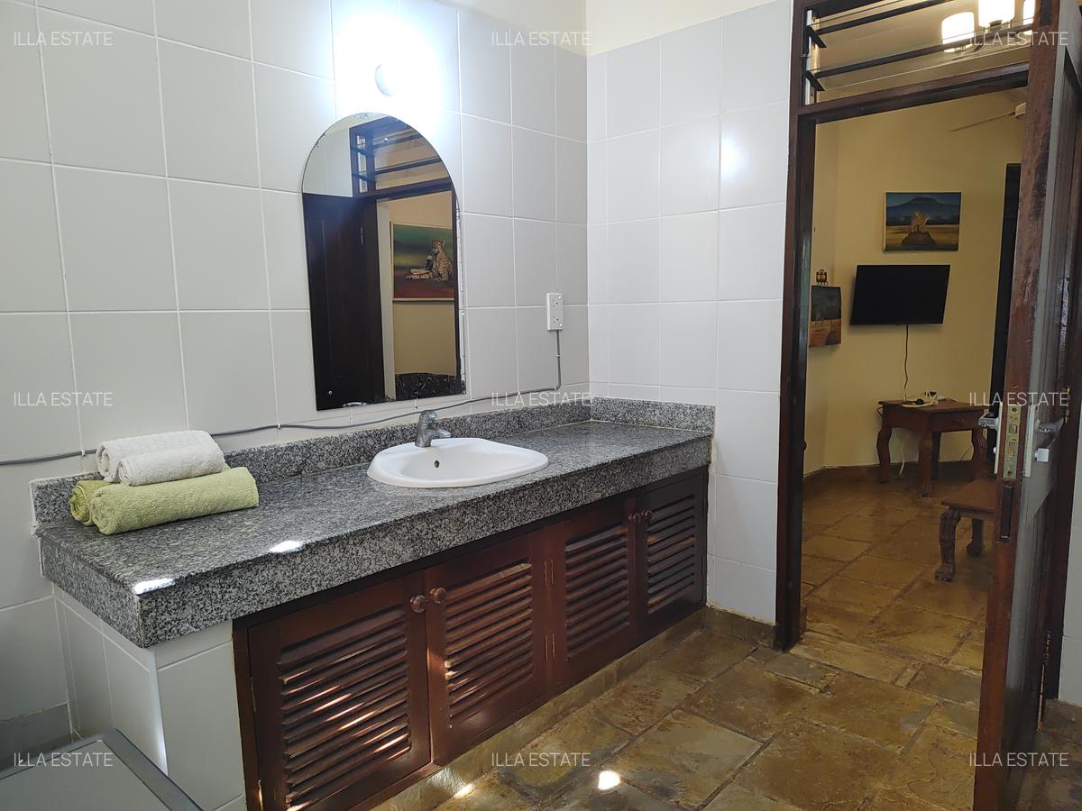 Serviced 2 Bed Apartment with En Suite at Diani Beach Road - 9