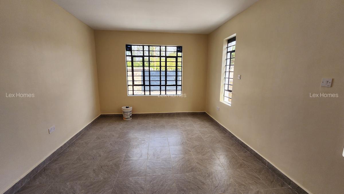 4 Bed House with En Suite at Rimpa Road - 13