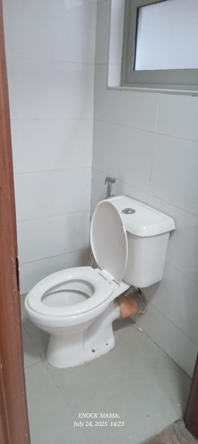 5 Bed House with En Suite at Statehouse Areas - 3