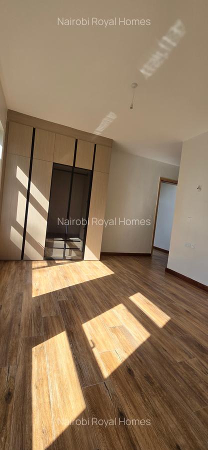 5 Bed Townhouse with En Suite at Lavington Green - 17