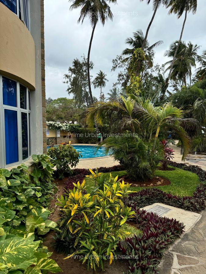 Serviced 2 Bed Apartment with En Suite in Nyali Area - 3