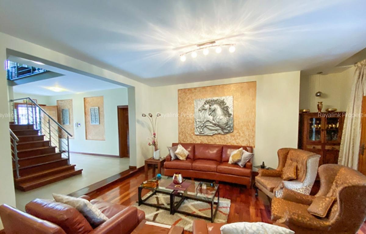 4 Bed House with En Suite at Westlands - 4