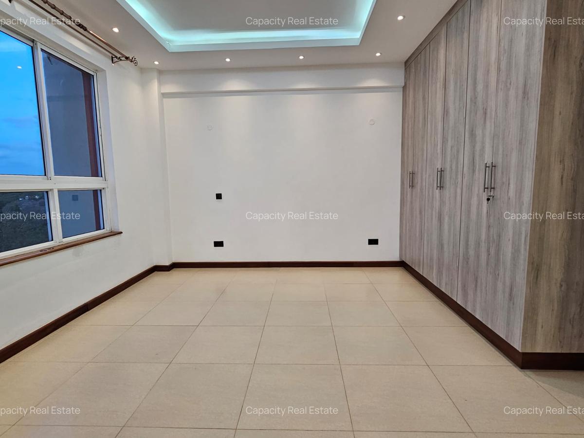 5 Bed Apartment with En Suite in General Mathenge - 9