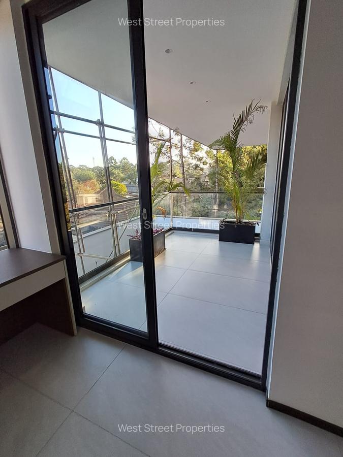 5 Bed Villa with En Suite at Lavington - 19