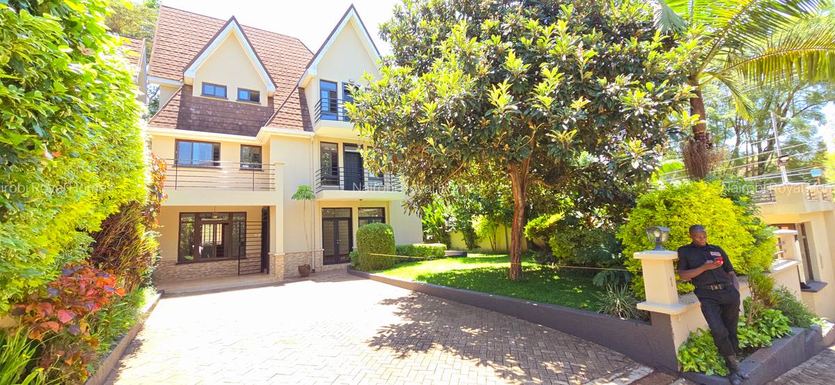 5 Bed Townhouse with En Suite at Lavington Green - 2
