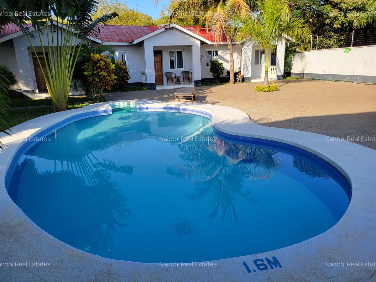 1 Bed House with En Suite in Diani - 11