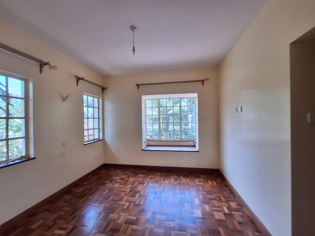 5 Bed Townhouse with En Suite in Lavington - 7