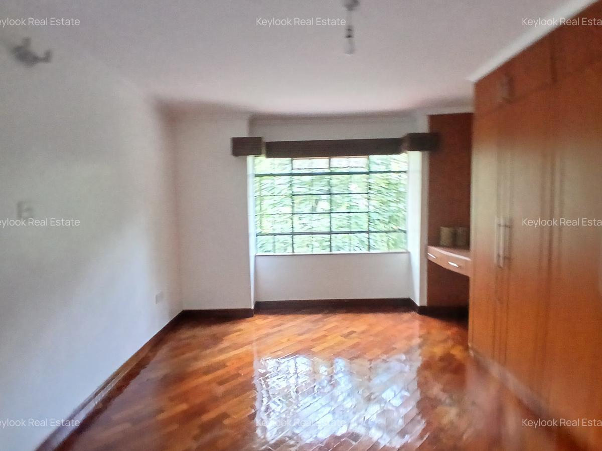 4 Bed Townhouse with En Suite at Lavington Green - 12