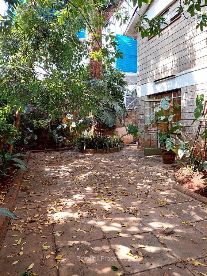4 Bed Townhouse with En Suite at Kilimani - 15