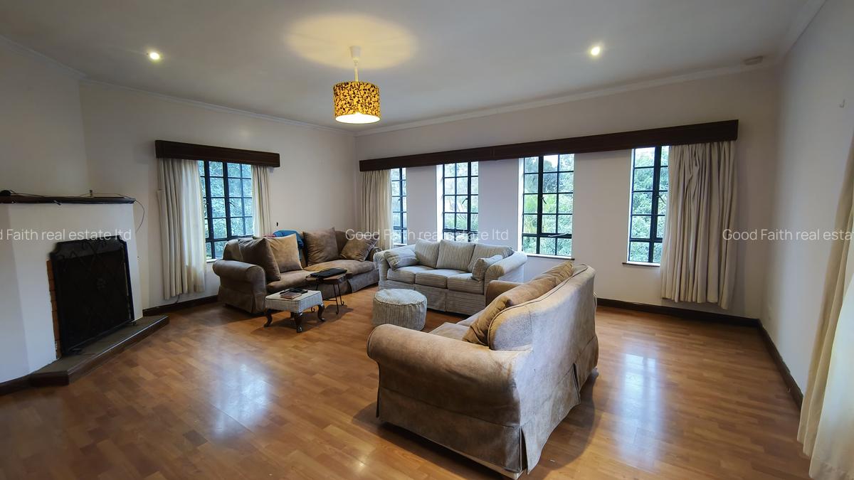 5 Bed House with En Suite in Runda - 3