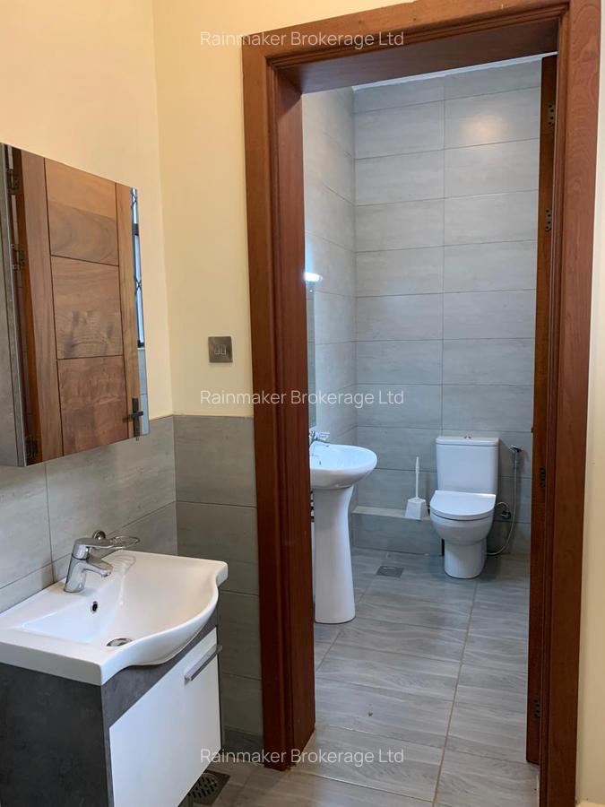 7 Bed House with En Suite in Nyari - 5