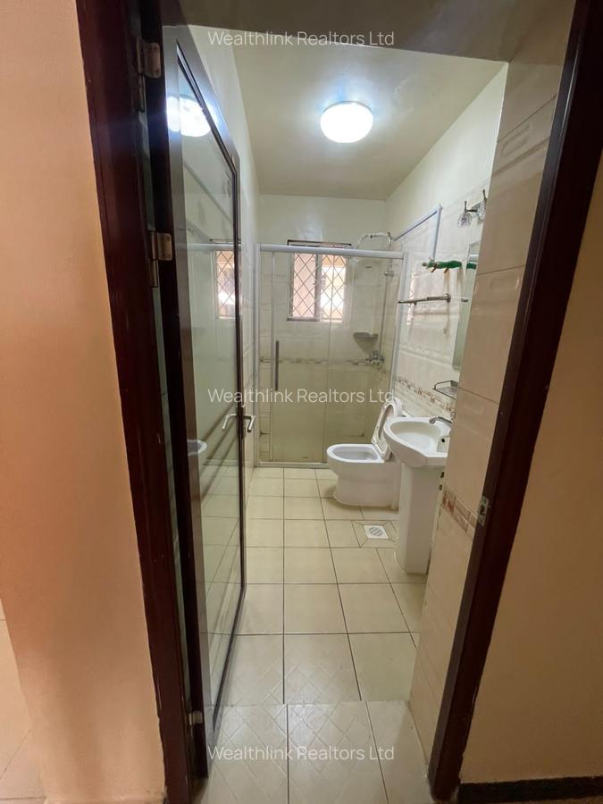 3 Bed Apartment with Swimming Pool in Kilimani - 9