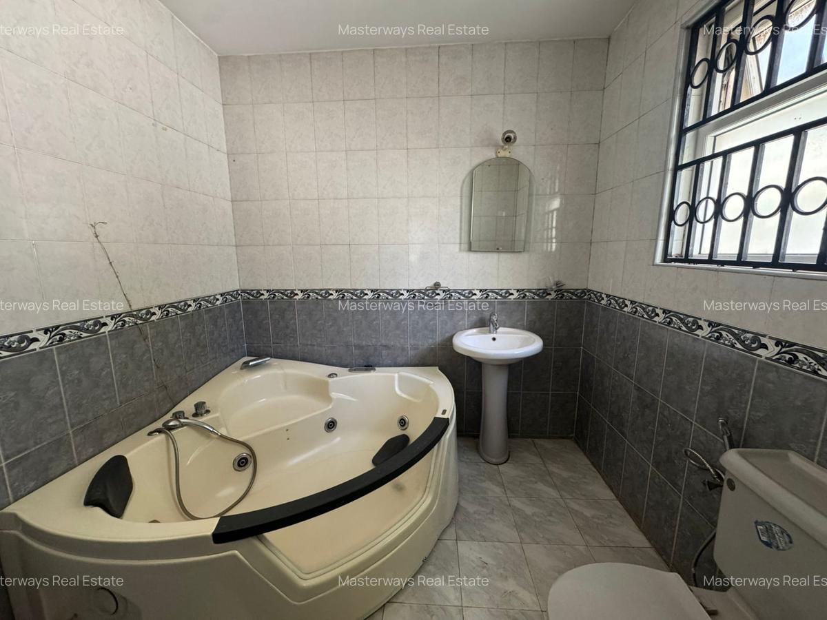 2 Bed Apartment with En Suite at Lantana Road - 4