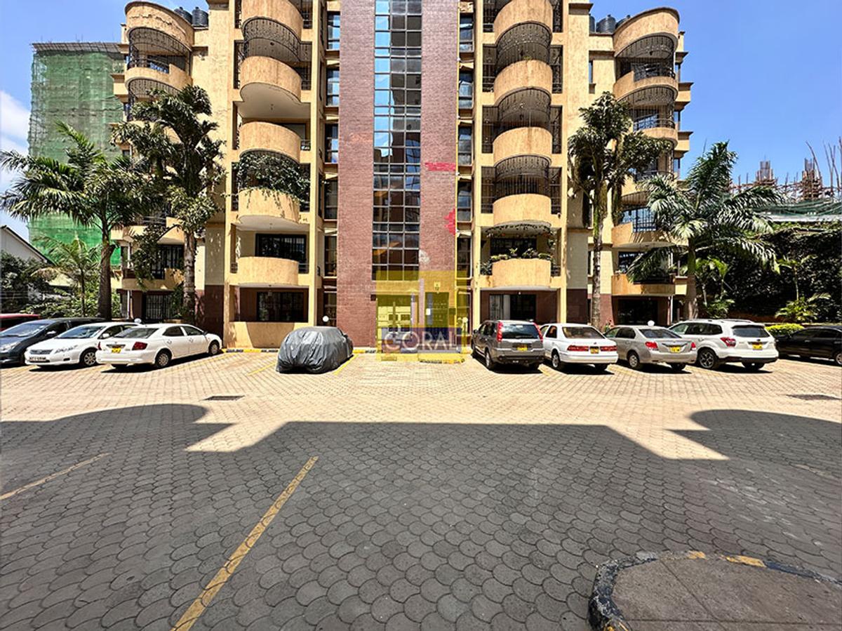 3 Bed Apartment with En Suite in Parklands - 19