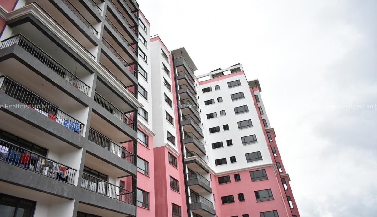 3 Bed Apartment with En Suite at City Park - 1