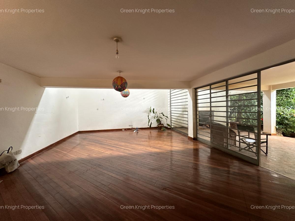 4 Bed Townhouse with En Suite in Lavington - 12