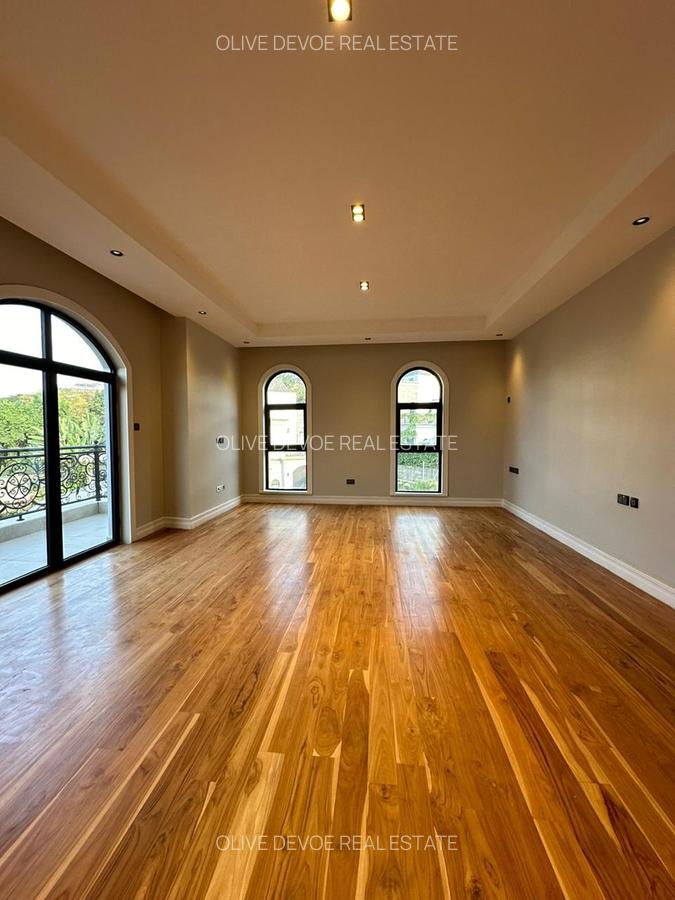 5 Bed Villa with En Suite in Loresho - 2