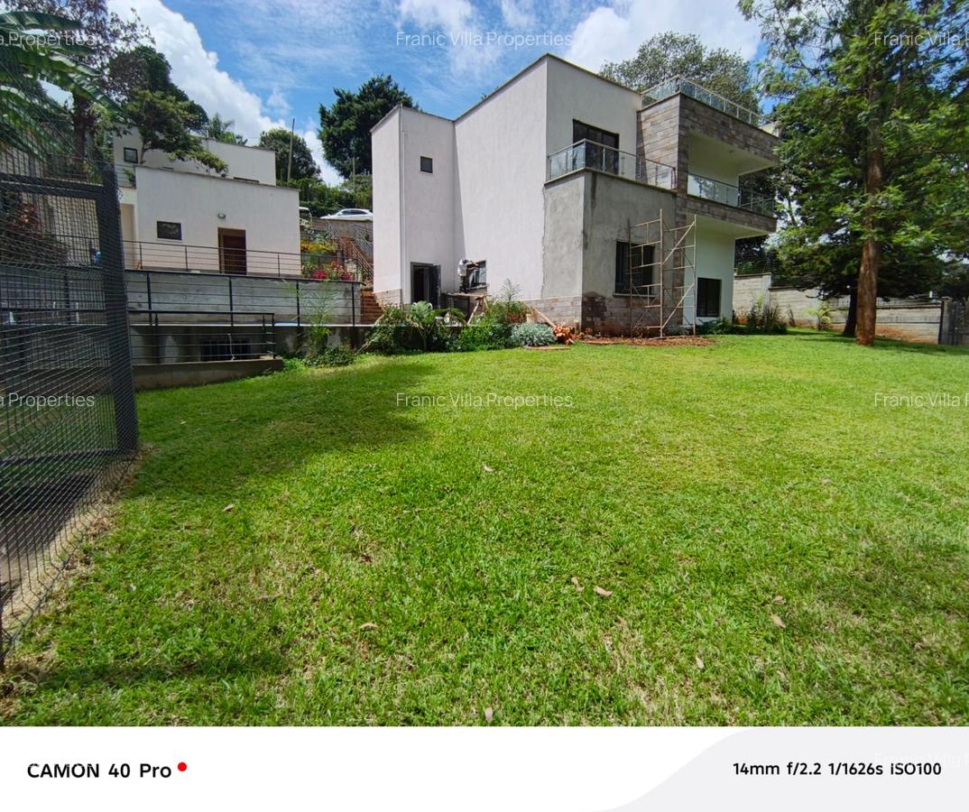 5 Bed House with En Suite at Loresho Crescent - 2