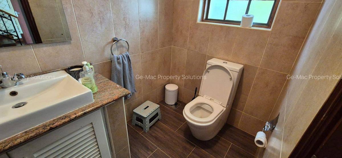 4 Bed House with En Suite in Runda - 12