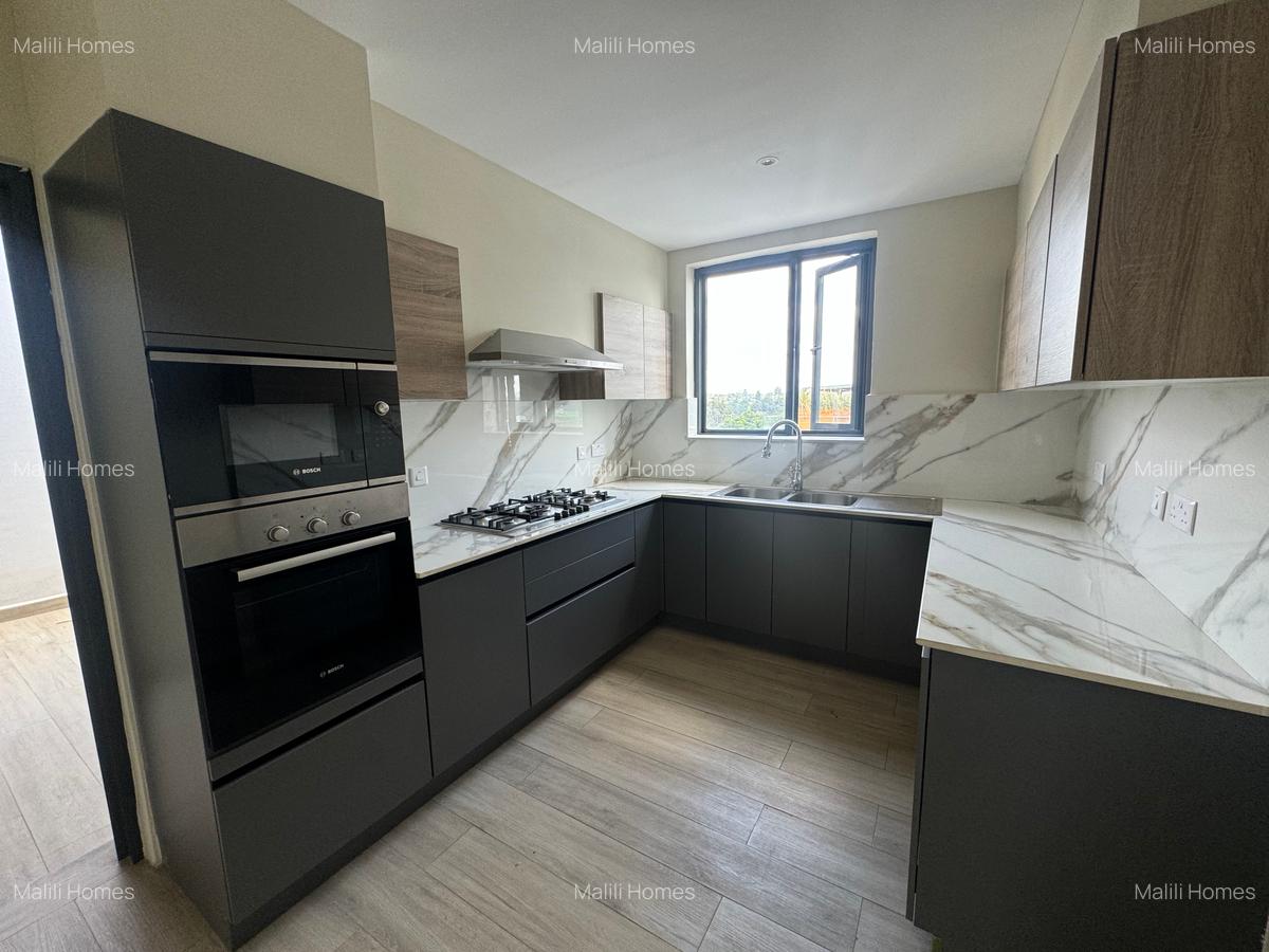 4 Bed Apartment in Riverside - 1