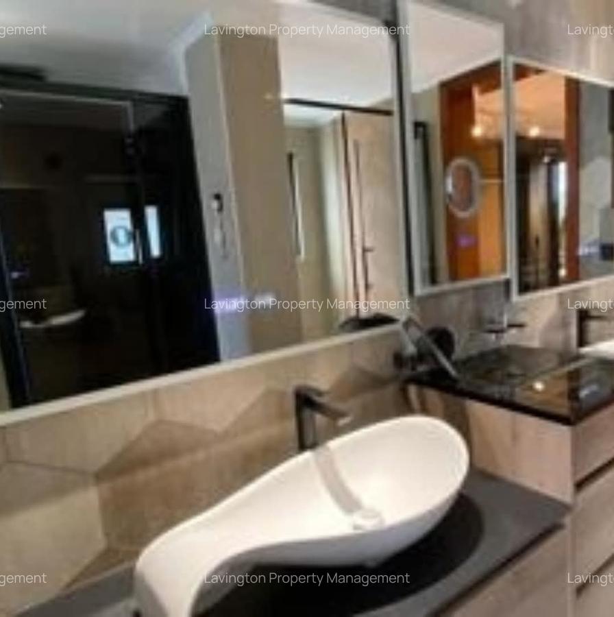 5 Bed Villa with En Suite at Lavington Green - 5