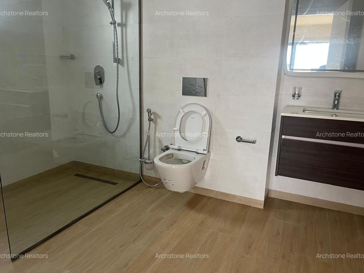 6 Bed Townhouse with En Suite in Kyuna - 9