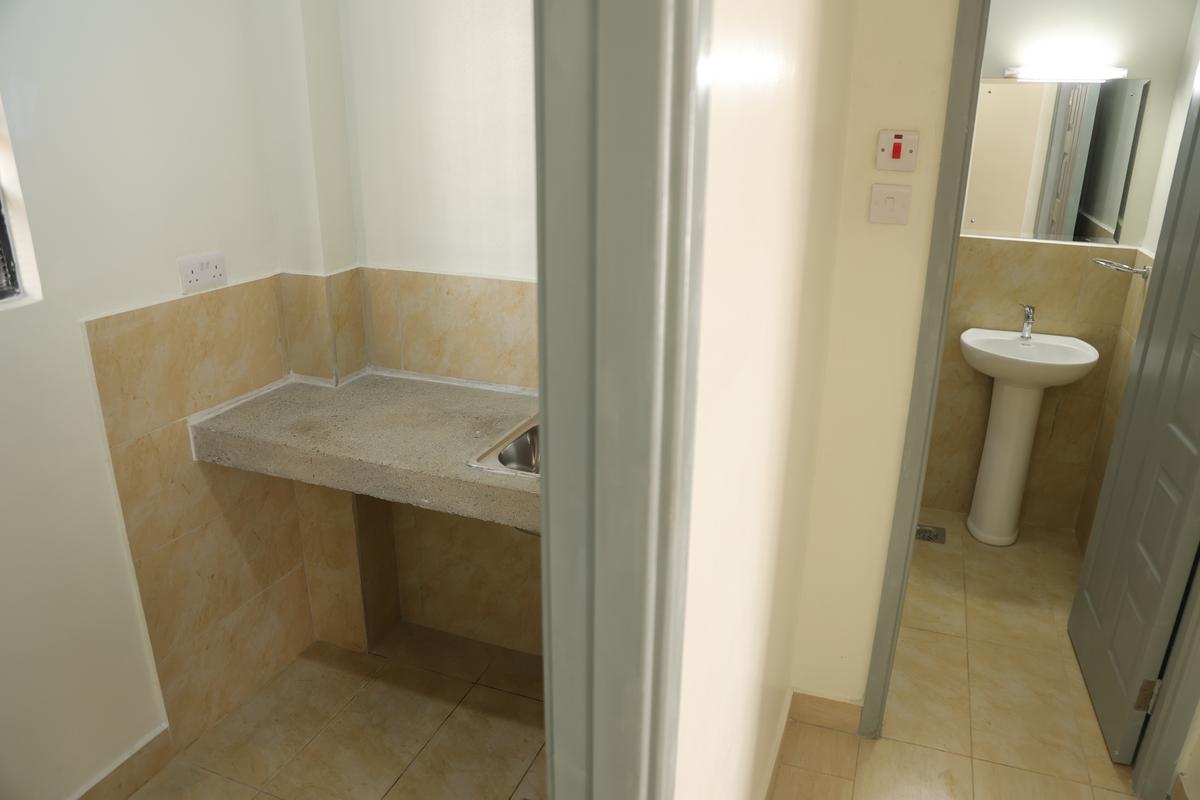 Serviced 1 Bed Apartment with En Suite in Ruaka - 10