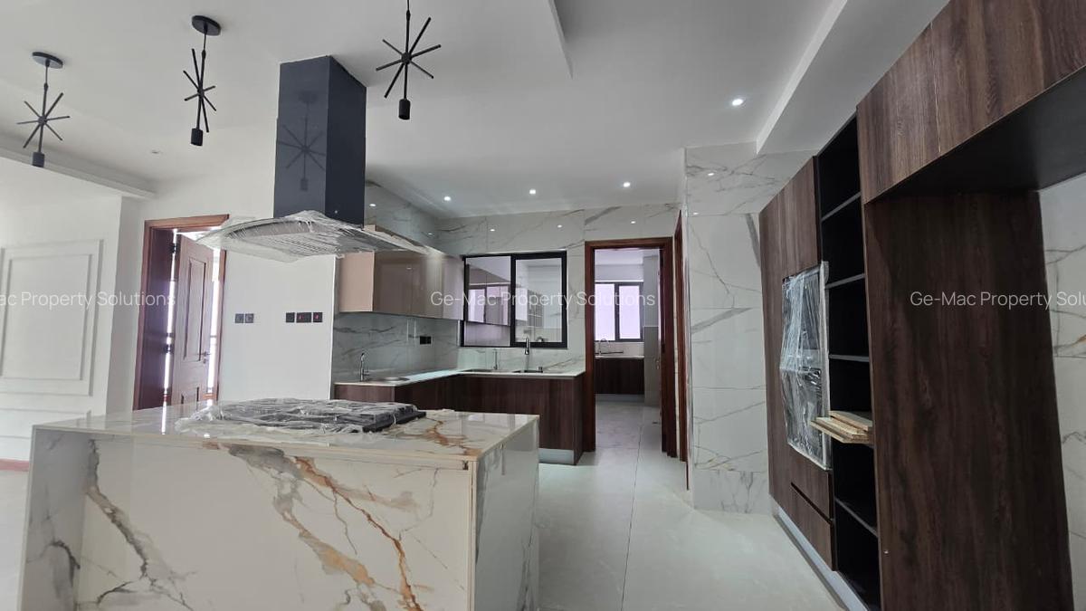 3 Bed Apartment with En Suite in Riverside - 17